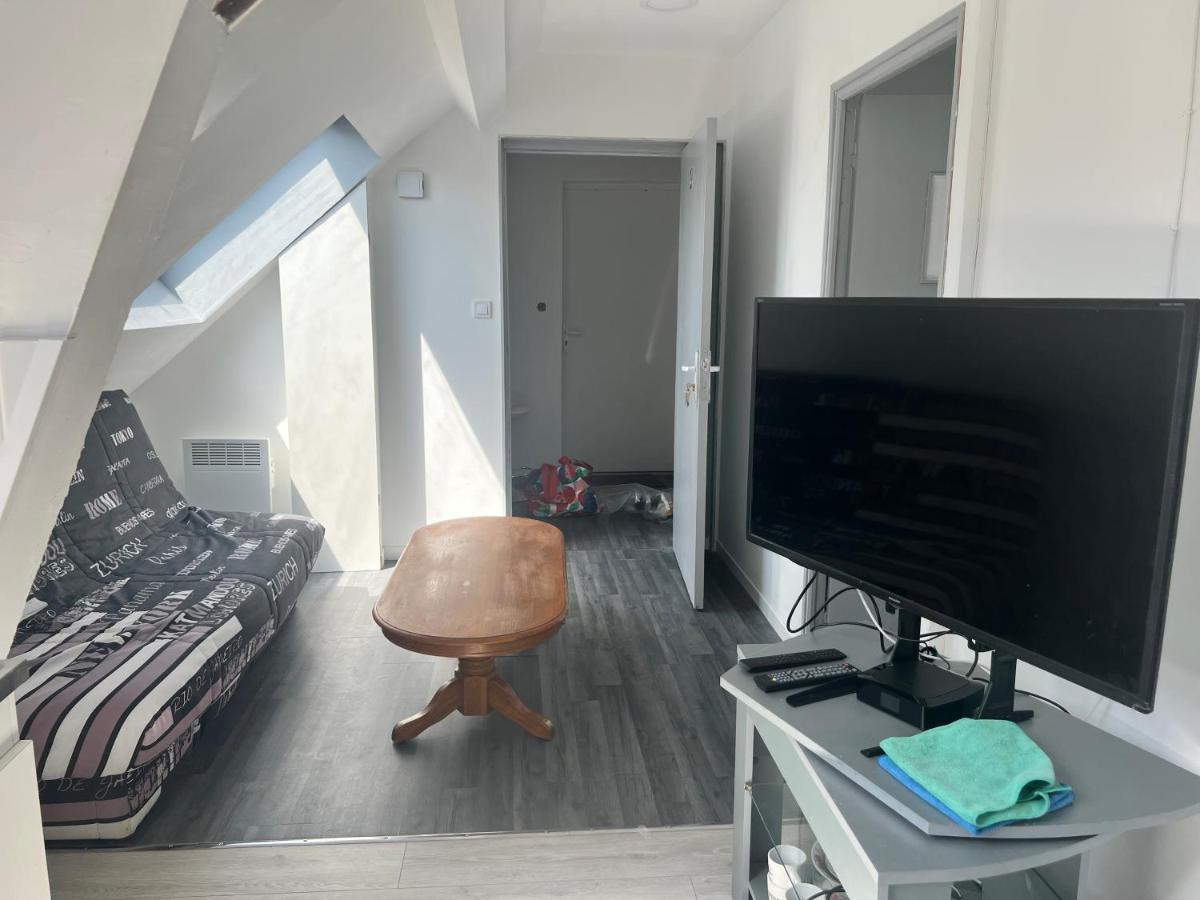 Appartement Prive Calais Esterno foto